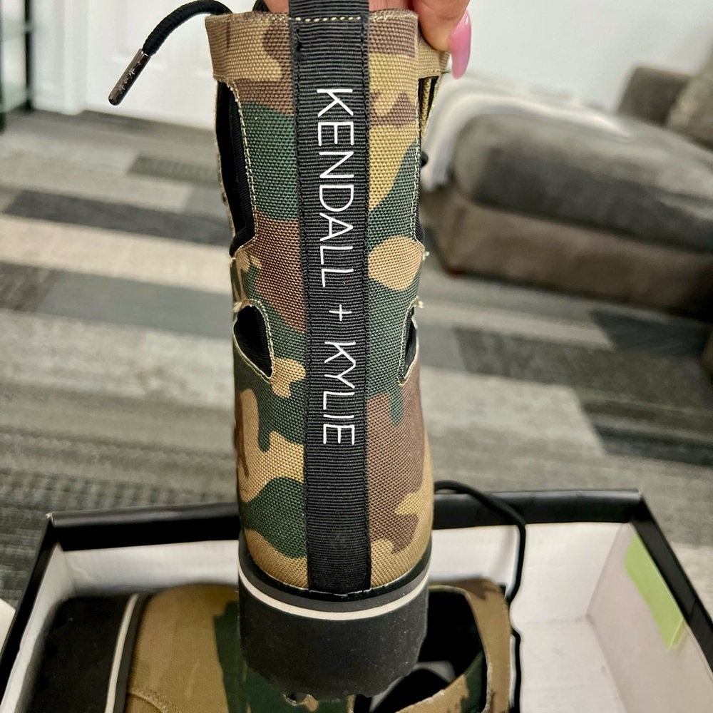 KENDALL + KYLIE Boots. New.